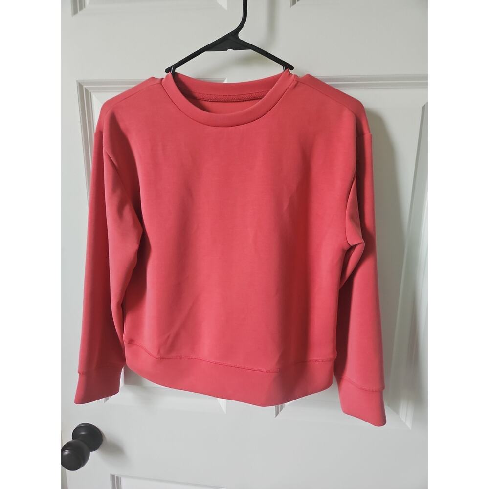 We Wander Women's Soft Cropped Crewneck‎ Coral Size Medium EUC
